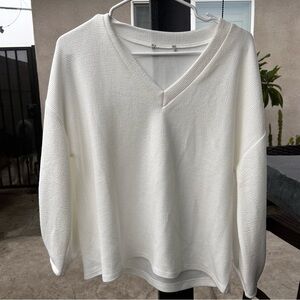 Elegant White V-Neck Sweater